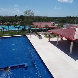 Breezy & Cancunian Apartamento
